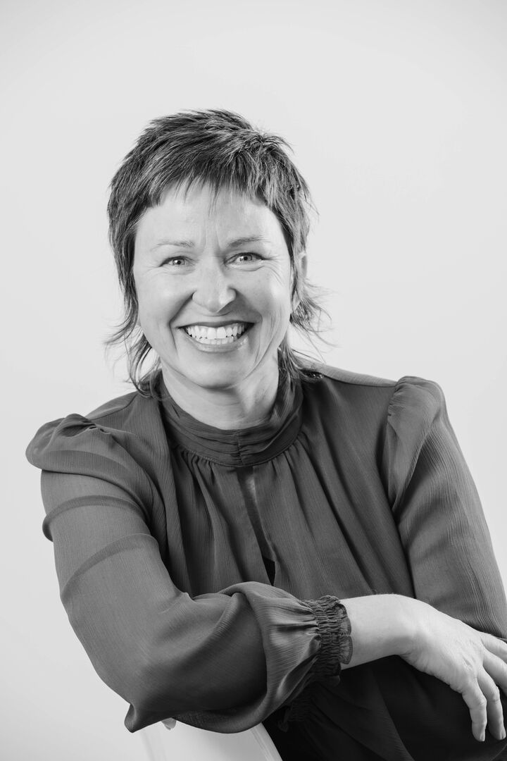Colleen Hughson HEADSHOT