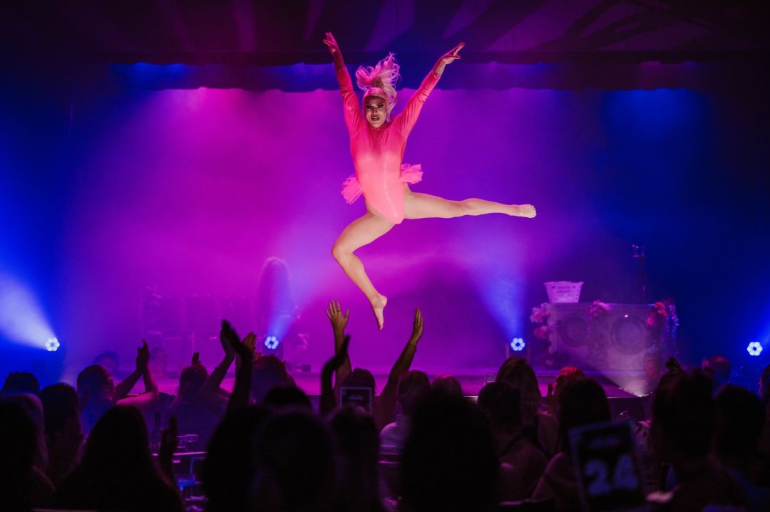 09 B008 E4 CFB7 4 B37 BD8 C 874 BCD347 C93